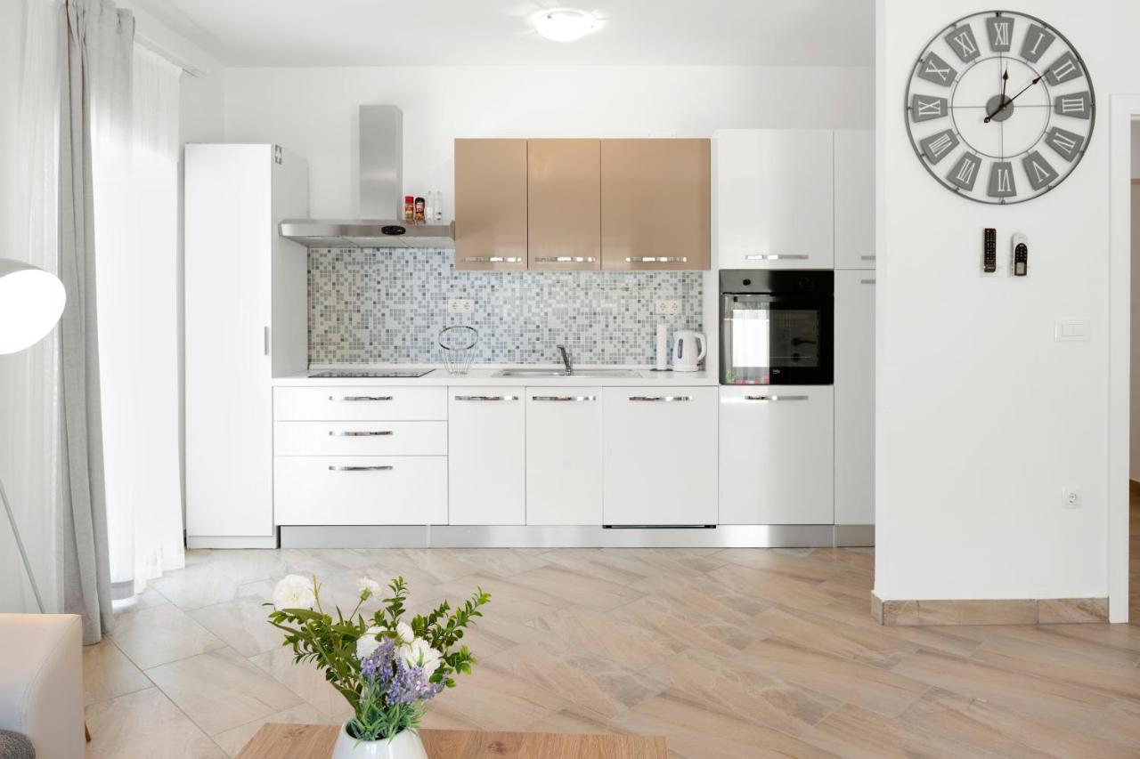 Aaa Anic Amazing Apartments Deluxe Split Eksteriør billede