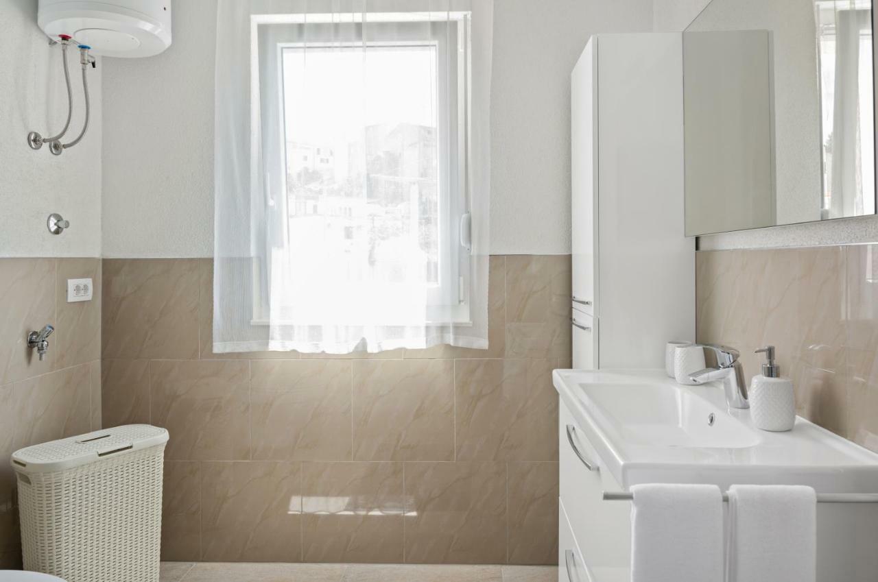 Aaa Anic Amazing Apartments Deluxe Split Eksteriør billede